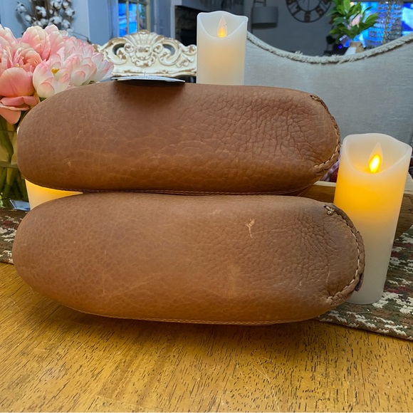 Wassookeag woman’s Handmade Moccasins - Picture 5 of 7